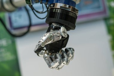 Robot el makro yakın