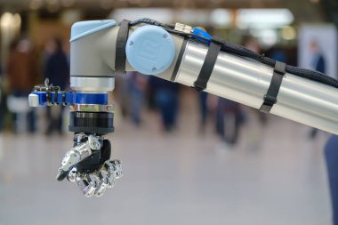 Robot el makro yakın