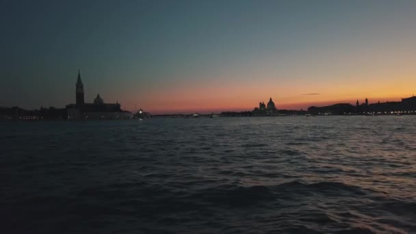 Uitzicht op de bezienswaardigheden van Venetië — Stockvideo