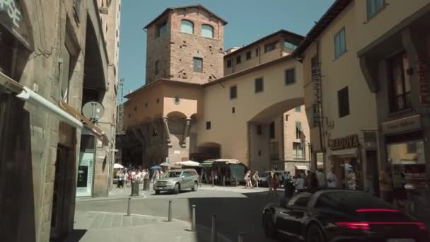 Τουρίστες που περπατούν σε παλιά πόλη της Firenze αξιοθέατα μνημεία — Αρχείο Βίντεο