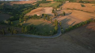 Toskana, İtalya'da kavisli veya sarhoş yol