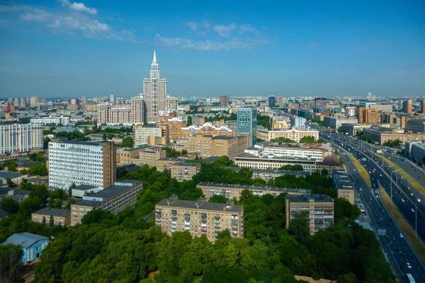 Yaz gününde Moskova şehir havadan görünümü — Stok fotoğraf