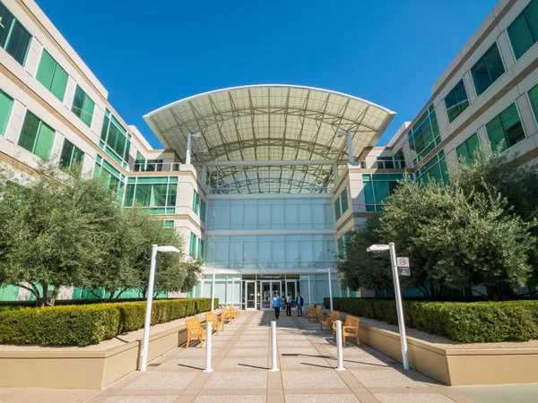 Apple headquarter campus in silicone valley, Infinity loop one — Stock Photo, Image