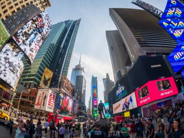 Ünlü cazibe yer Time Square gündüz cityscape
