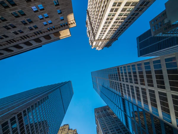 Nueva York rascacielos vista inferior — Foto de Stock