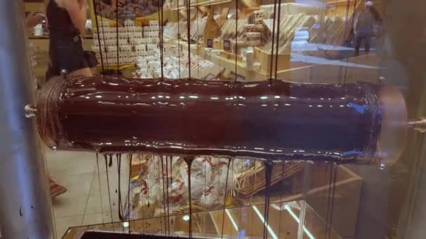 糖果店的热熔液巧克力 — 图库视频影像