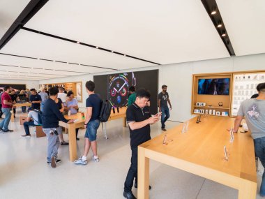 Silikon Vadisi'nde şirket kampüsünde Apple mağazası, Infinity döngü bir, merkez