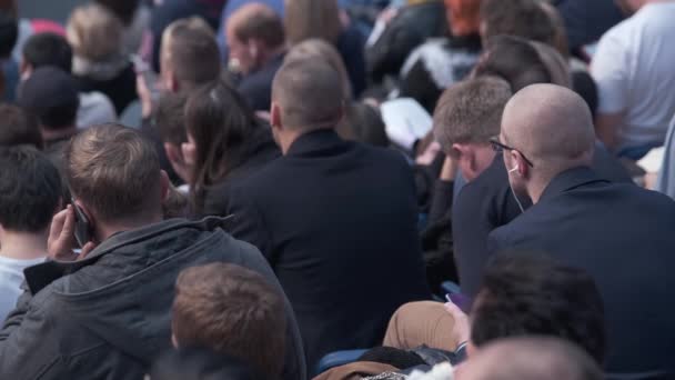 Audiencia escucha a conferenciante en taller — Vídeo de stock