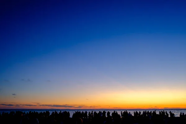 Foule sur la plage pendant le festival de musique — Photo