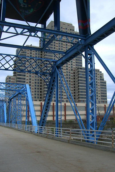 Grand Rapids Michigan April Iconic Blue Bridge Grand River April — Stock Photo, Image