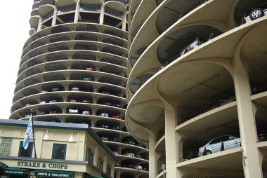 Chicago - 22 Nisan: Ünlü Marina şehir üzerinde 22 Nisan 2008 Chicago, Illinois kapalı otopark. Marina şehir karmaşık Chicago nehrin yanında, 1964 yılında tamamlandı ve 36 milyon dolara mal.
