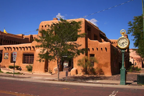 Santa New Mexico Eylül Adobe Mimarisi Sokak Saat Turistik Eylül — Stok fotoğraf