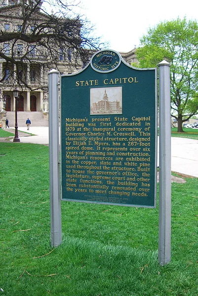 Lansing Michigan April State Capitol Building Historiska Markör April 2010 — Stockfoto