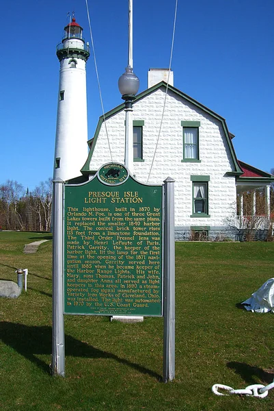 Presque Isle Michigan April New Presque Isle Lighthouse Historical Marker — Stock Photo, Image