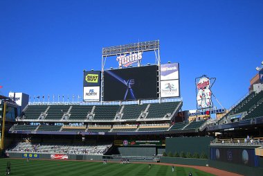 Minneapolis, Minnesota 21 Nisan: Outfield çetele hedef alan, Minneapolis, Minnesota Minnesota ikizleri beyzbol takımı 21 Nisan 2010 tarihinde ev. 2010 yılında açılmış hedef alan.