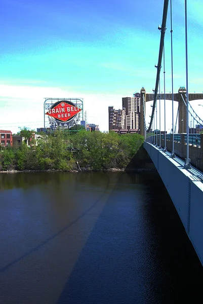 Minneapolis Minnesota Abril Bottlecap Grain Belt Beer Sign Hennepin Avenue — Foto de Stock