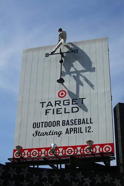 Minneapolis Minnesota Abril Billboard Fora Target Field Casa Time Beisebol — Fotografia de Stock