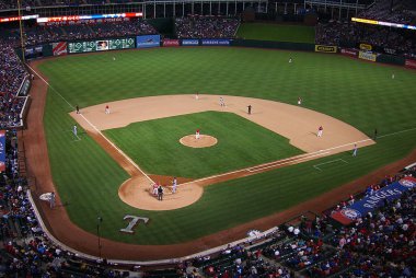 Arlington, Teksas - 27 Eylül: 27 Eylül 2010 tarihinde Arlington Globe Life Park'ta bir sezon beyzbol oyunu. Rangers ev 1994 yılında açıldı ve daha önce Arlington Ball Park olarak biliniyordu.