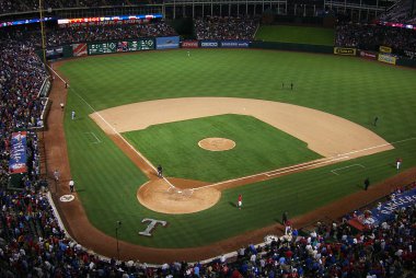Arlington, Teksas - 27 Eylül: 27 Eylül 2010 tarihinde Arlington Globe Life Park'ta bir sezon beyzbol oyunu. Rangers ev 1994 yılında açıldı ve daha önce Arlington Ball Park olarak biliniyordu.