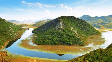 Skadar Gölü'nün panoramik manzara manzarası, Karadağ