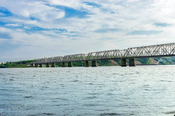 Railway bridge across the volga — Stock Photo, Image