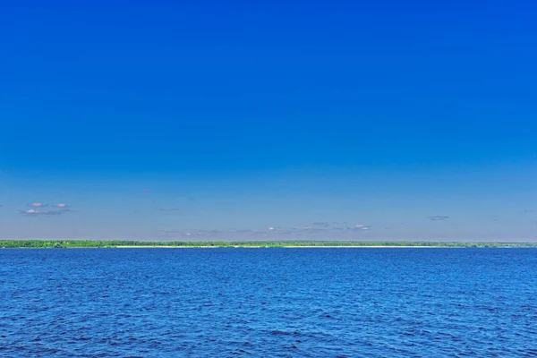 Flusslandschaft der Wolga — Stockfoto