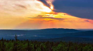 yüksek dağlardan Tayga için göster