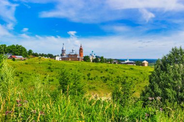 bir yaz gününde Rus kasaba görünümü