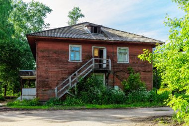 eski ahşap çürüyen konak veranda