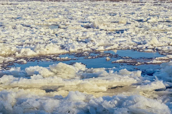 Winter texture of broken ice on the river — Stock Photo, Image