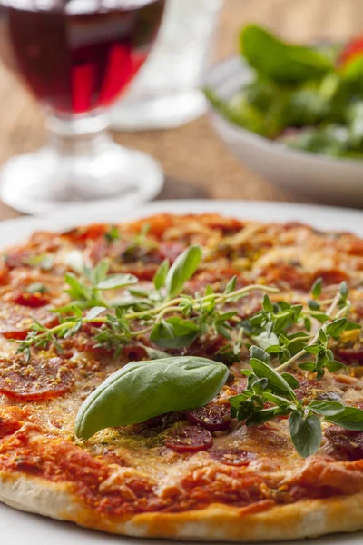 Pizza Fresh Herbs Red Wine — Stock Photo, Image