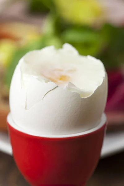 Gekochtes Frühstücksei Mit Brot — Stockfoto