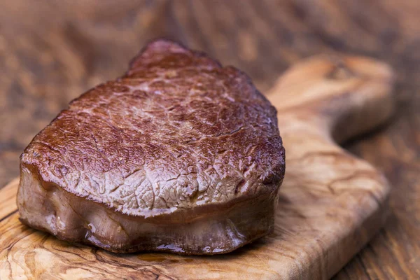 Grilovaný Steak Řezací Desce — Stock fotografie