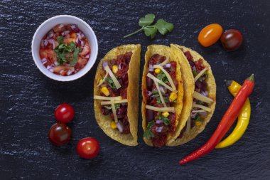 Üç taco 'nun genel görünümü 