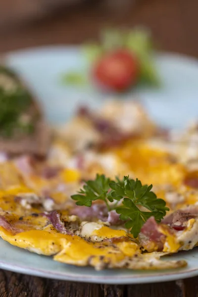 Scrambled Eggs Blue Plate — Stock Photo, Image