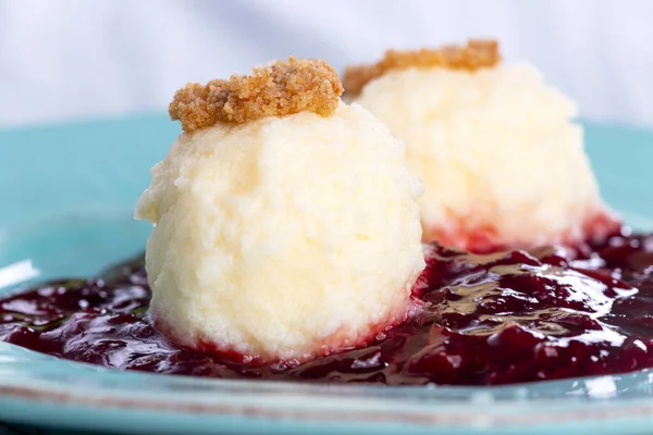 Erik soslu Avustralya peynirli erişte.