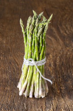 yabani yeşil kuşkonmaz.