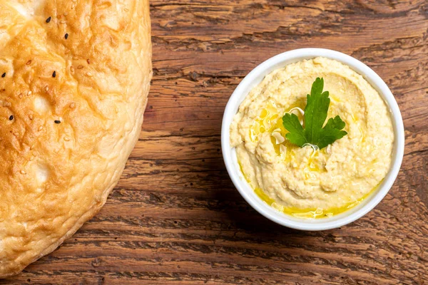 Arabischer Humusaufstrich Mit Brot — Stockfoto