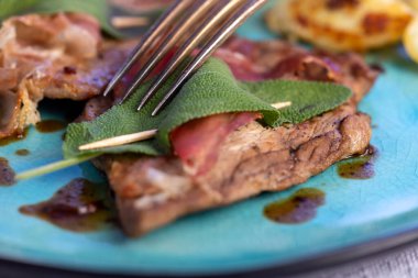 Saltimbocca alla romana dana eti