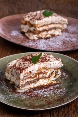 Tabakta İtalyan tiramisusu