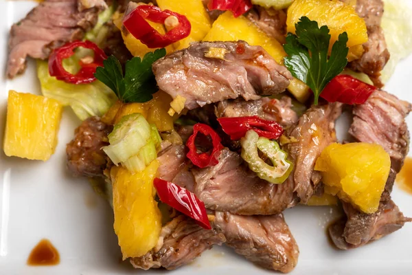 Ensalada Carne Tailandesa Con Piña — Foto de Stock