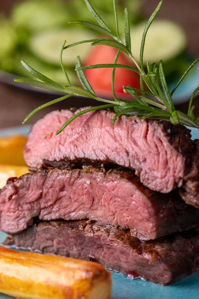 Steak Vom Grill Auf Einem Teller — Stockfoto