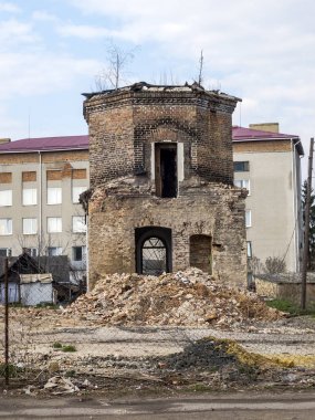 Eski, terk edilmiş tuğla Yangın Kulesi