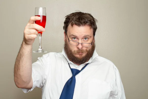 Man Met Opwaarts Met Vermelding Van Een Glas Cheers Maar — Stockfoto