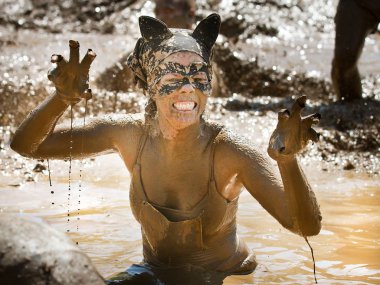Boise, Idaho/Abd - 25 Ağustos: Boise, Idaho'daki kirli çizgi yarışının sonunda kedi kadın gibi davranan kadın