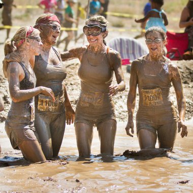 Boise, Idaho / Amerika - Ağustos 25 - Kadın Grubu Boise kirli çizgi onların bitirmek kutluyoruz, Idaho Ağustos'ta 25, 2012 Boise, Idaho