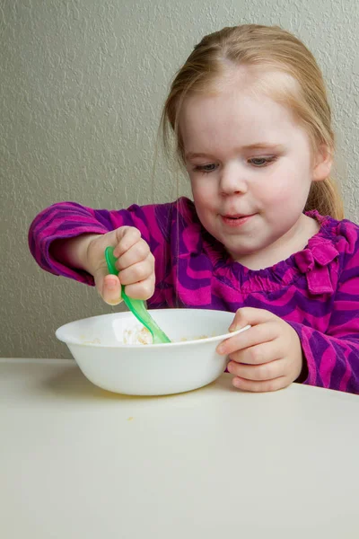 Girl Happily Gets Food Her Bowl — Stock Photo, Image