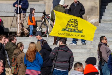 Boise, Idaho - 25 Şubat 2017: Boise, Idaho'da insanların silah haklarını desteklemek için geldiği ikinci değişiklik mitingi