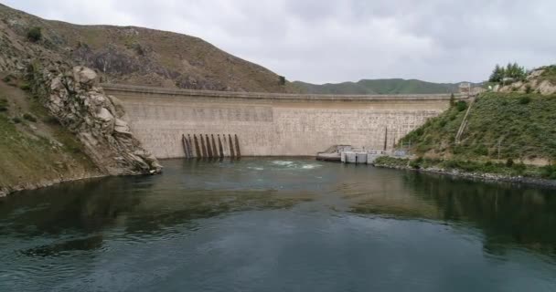 Místní přehrada obsahující vodu — Stock video