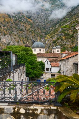 Montgro 'daki eski bina.